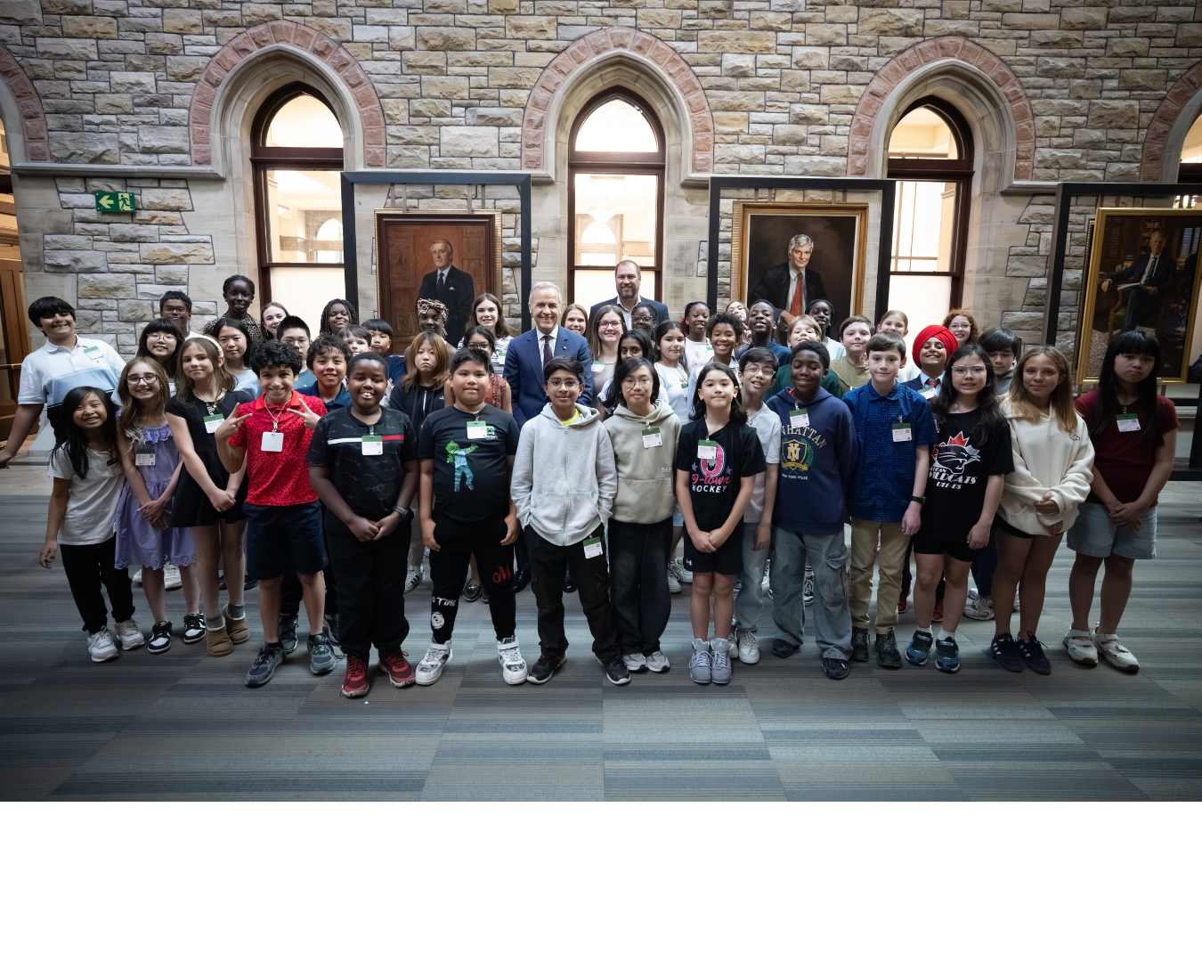 Prime Minister Carney Hosts Students from Nepean’s St. Benedict’s Catholic School on Parliament Hill
